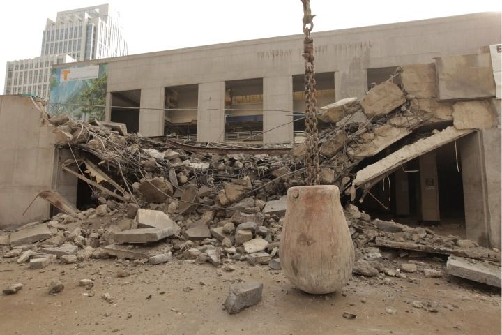 Old San Francisco bus terminal meets wrecking ball