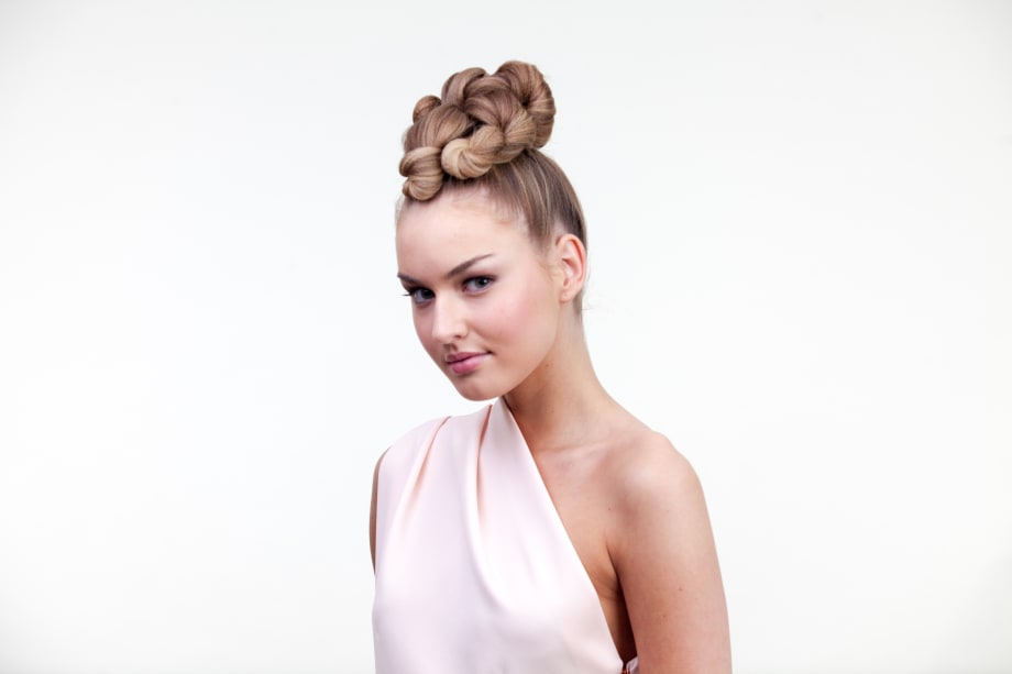 Easy and Edgy Knotted Updo How-To with Sam Villa