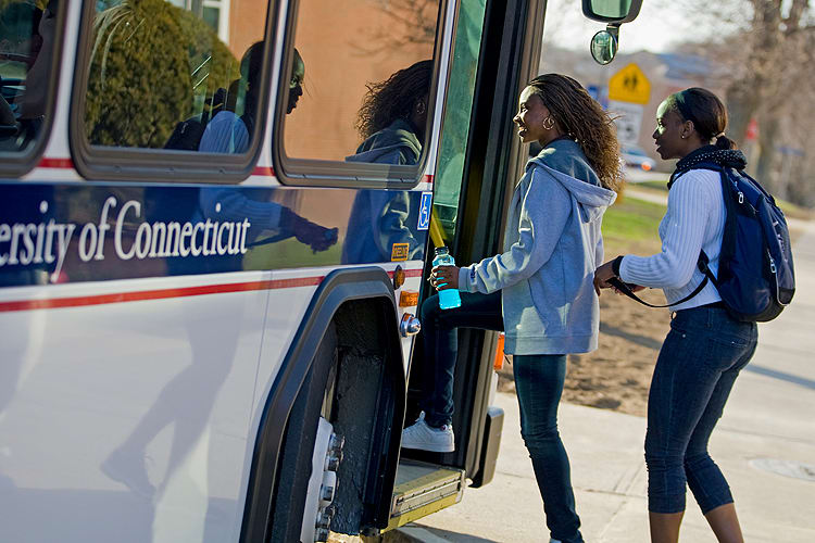 UConn removes radios from all of its buses