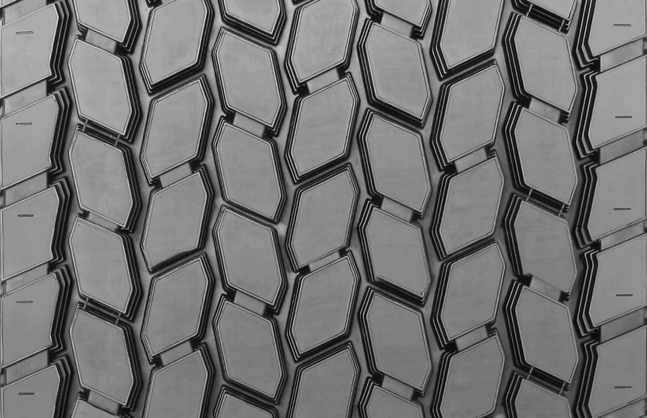 Ultra Low Profile Vantage Drive Tire Retread