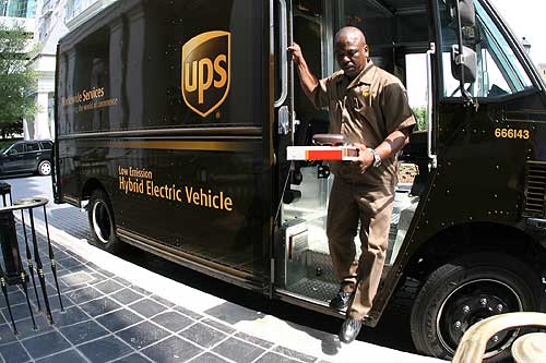 UPS Adds 500 Alternative Fuel Vehicles to "Green Fleet"