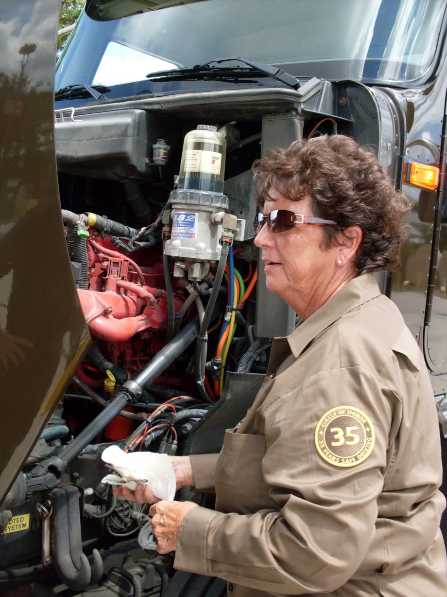 UPS Female Driver First to Reach 4 Million Accident-Free Miles