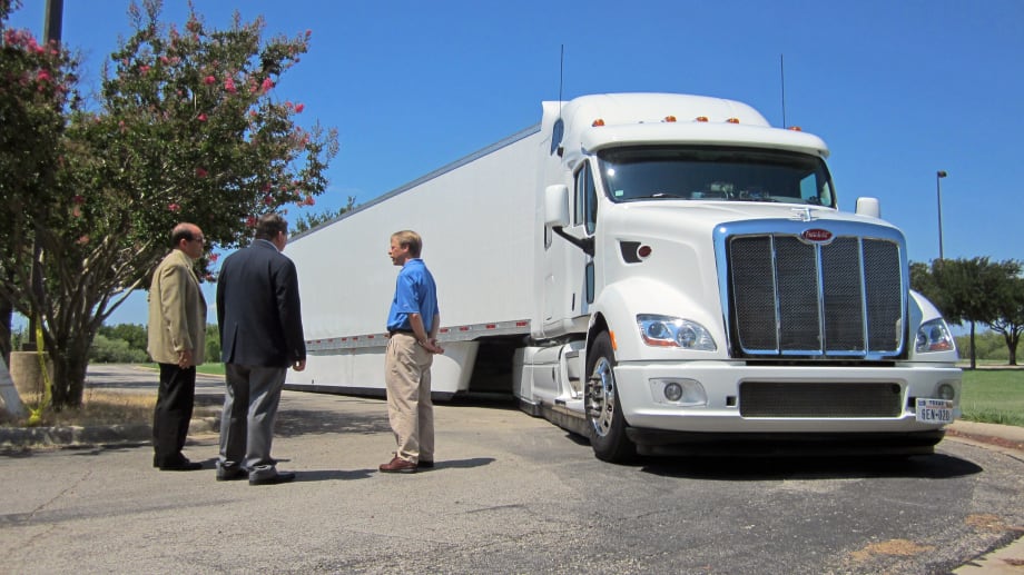 Peterbilt Showcases SuperTruck During Energy Summit