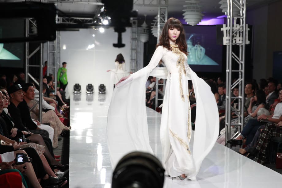 Viet Fashion Week 2015: On the Runway