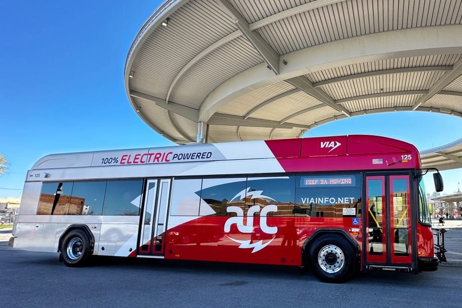 A photo of a San Antonio VIA Metropolitan Transit zero-emission bus.