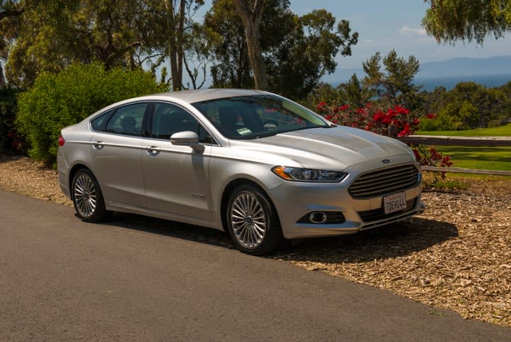 2014 Ford Fusion Hybrid Sedan