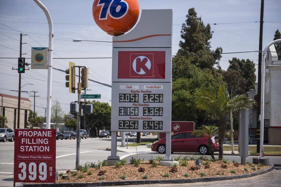 Gasoline Prices Level off at $2.67 Per Galllon
