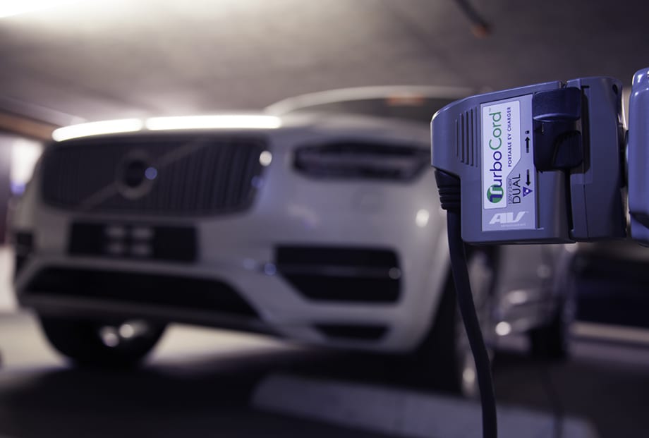 Volvo XC90 Plug-in Hybrid Offers Standard Dual-Voltage Charger