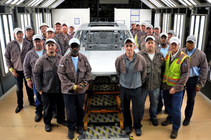 Volkswagen Builds Mid-Size SUV Test Body