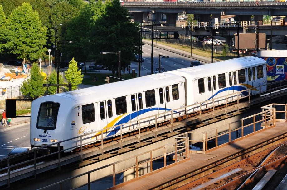 Vancouver to enforce fine for opening light rail doors