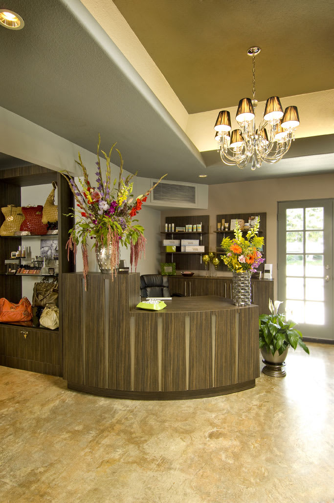 Victor Paul Salon