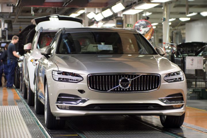 Volvo Begins Building 2017 S90, V90 Cars