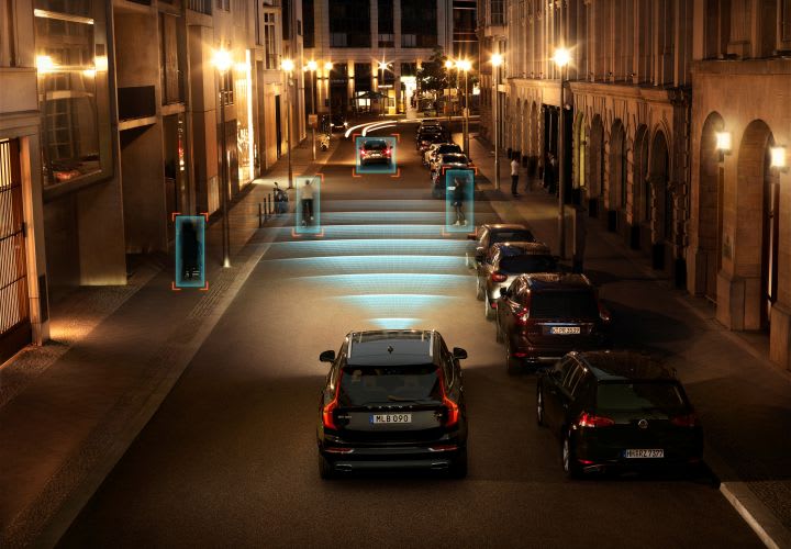Volvo's City Safety Cutting Rear-End Crashes, Injuries