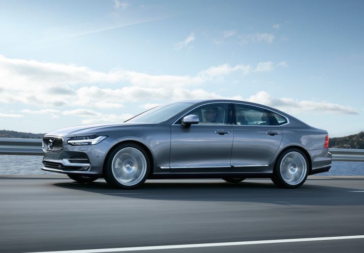 Volvo Unveils Top-Line S90 Sedan for 2017