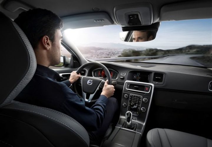 Volvo Adds Connected-Car Tech to 2015 Models