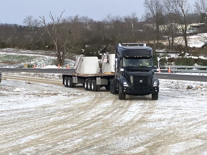 Volvo Blends Tech and Tough in New VNX Tractor