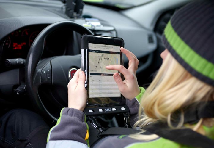 Volvo Tests Food, Shopping Deliveries to Cars