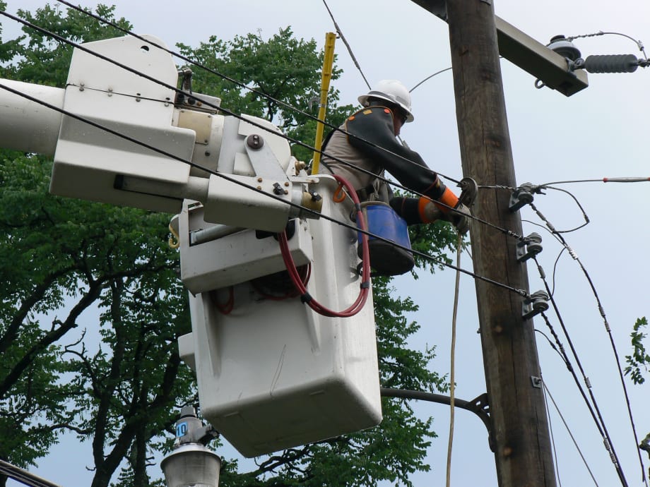 La. Utility Worker Dies from Electrocution