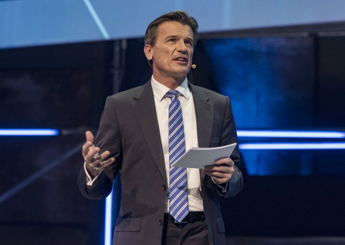 Daimler’s Global Truck Chief Bernhard Resigns