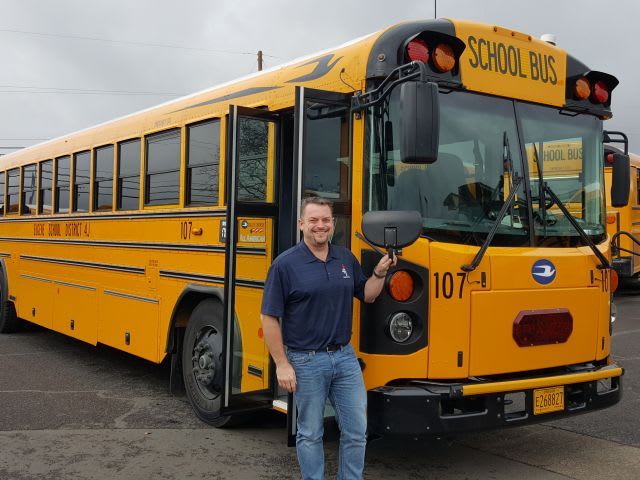 Oregon District Shuns Motorcoaches, Runs ‘Yellow Charters’