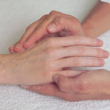 Youth-Renew Caviar Hand Treatment