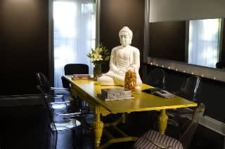 Eric Alt Salon has Zen feel