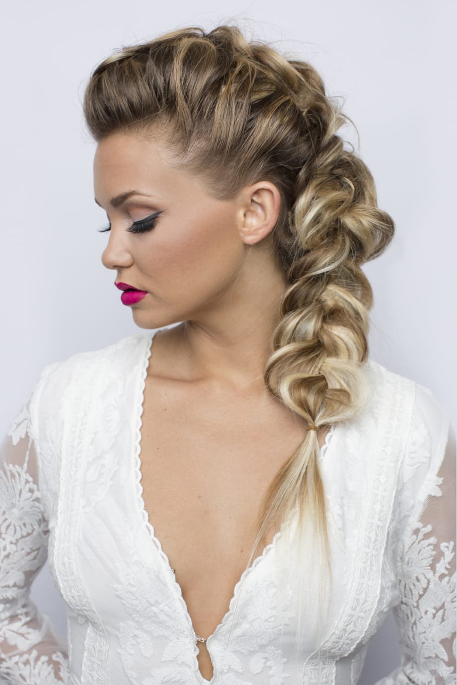 How-To: Loosened Side Braid