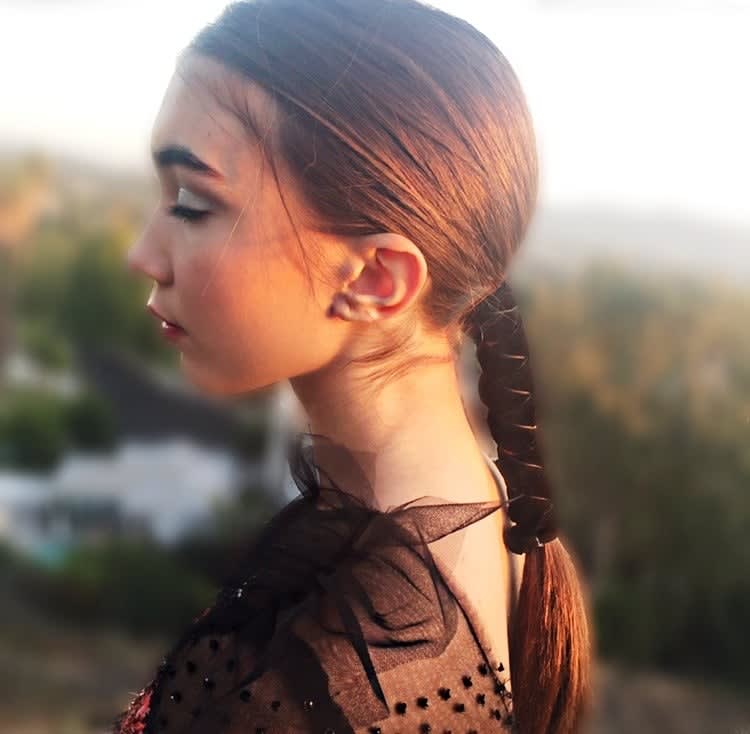 HOW-TO: Velvet-Wrapped Ponytail