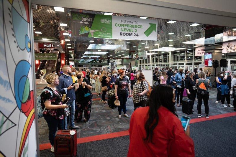 Data-Driven Salon Summit Dives into Metrics while Reuniting Peers