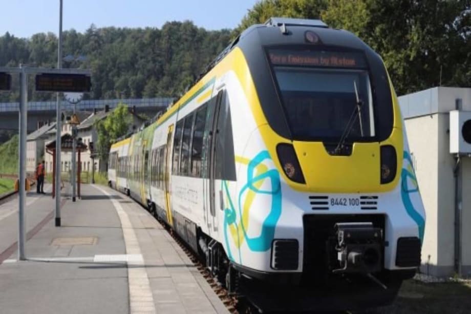 Alstom Presents Battery-Powered Multiple Unit Train