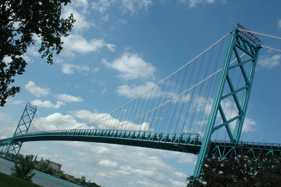 Trucking Not Hindered by New Covid-19 Border Restrictions 