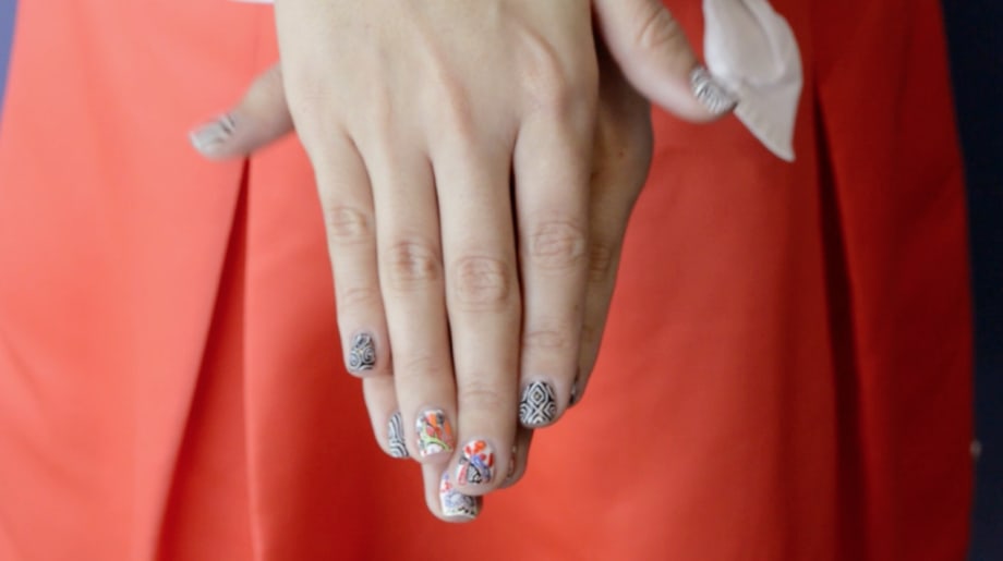Every Hand Pose Ever for Nail Art Photos