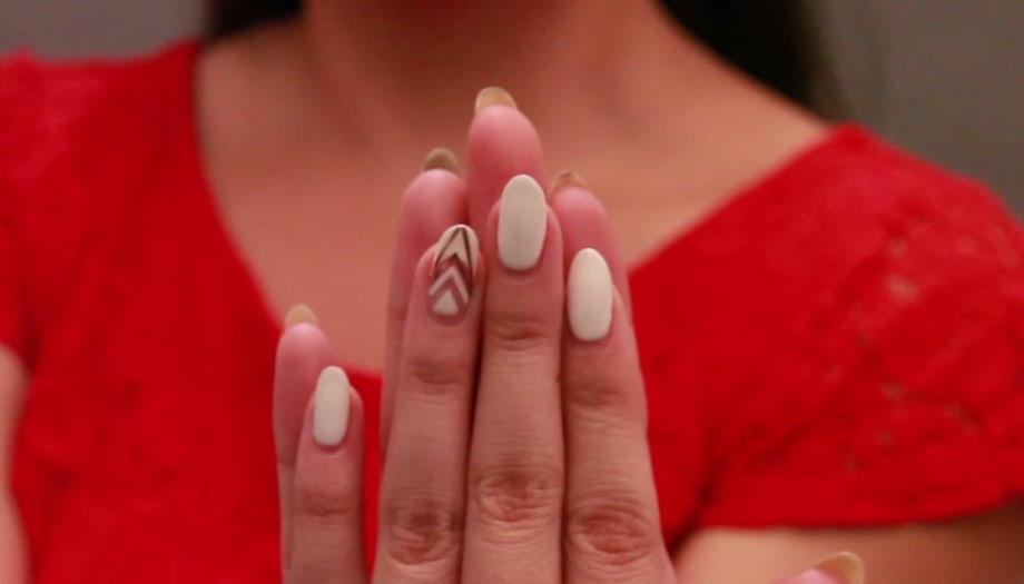 Every Hand Pose Ever for Nail Art Photos