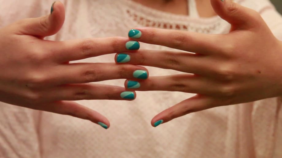 Every Hand Pose Ever for Nail Art Photos
