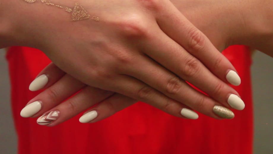Every Hand Pose Ever for Nail Art Photos