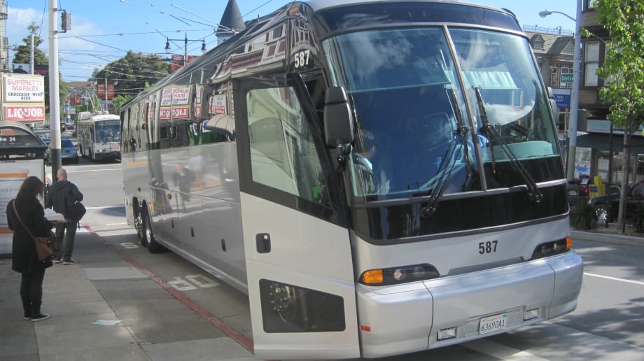 Apple giving Calif. shuttle drivers wage increases