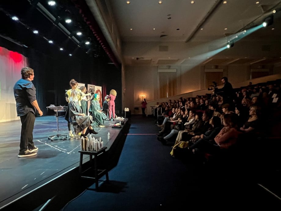 Arrojo Exposé Draws a Full Crowd