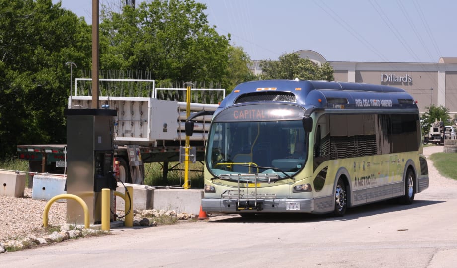 FTA announces $13.6M in fuel-cell bus grants