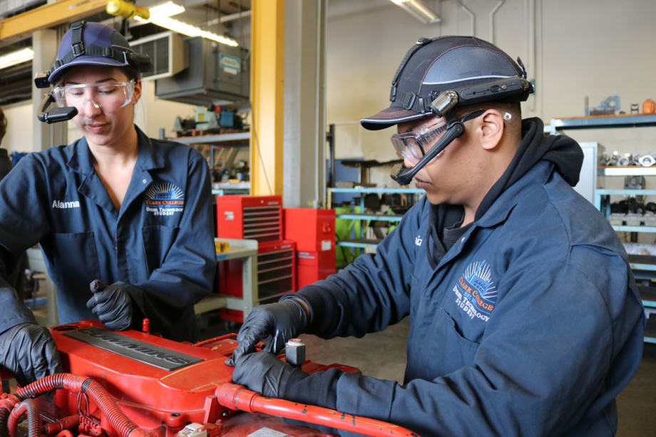 Virtual and Augmented Reality Show Promise in the Shop