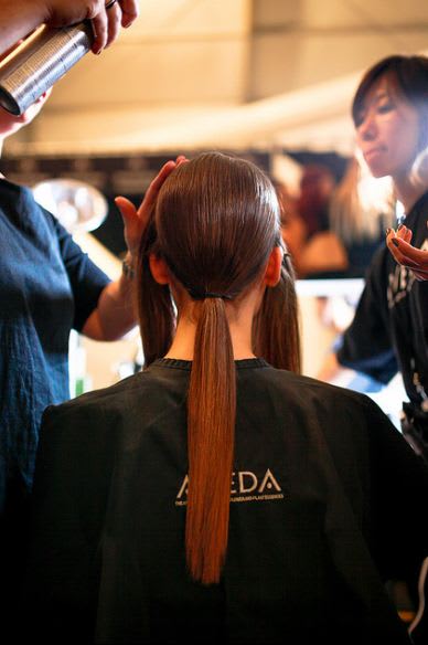 HOW-TO: The Elegant V-Shaped Ponytail by Antoinette Beenders