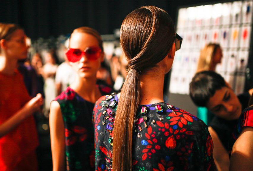 HOW-TO: The Elegant V-Shaped Ponytail by Antoinette Beenders
