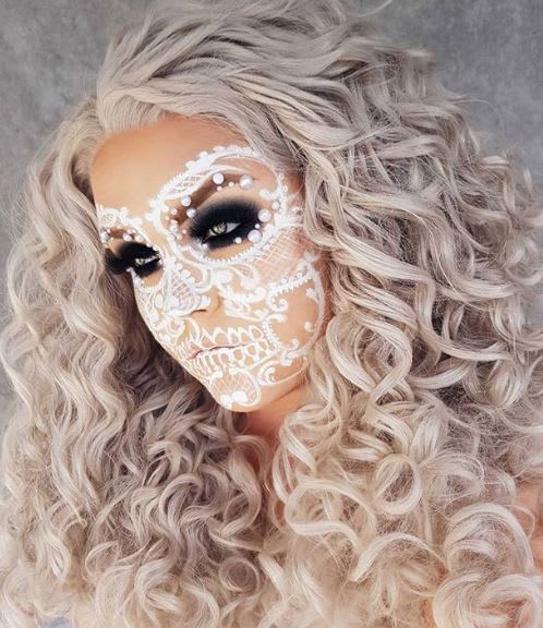 25 Halloween Makeup Looks to Scream Over
