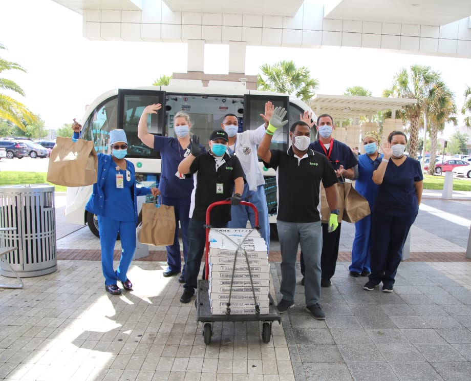 Autonomous Shuttle Service Delivers Pizzas to Orlando VA Medical Center 