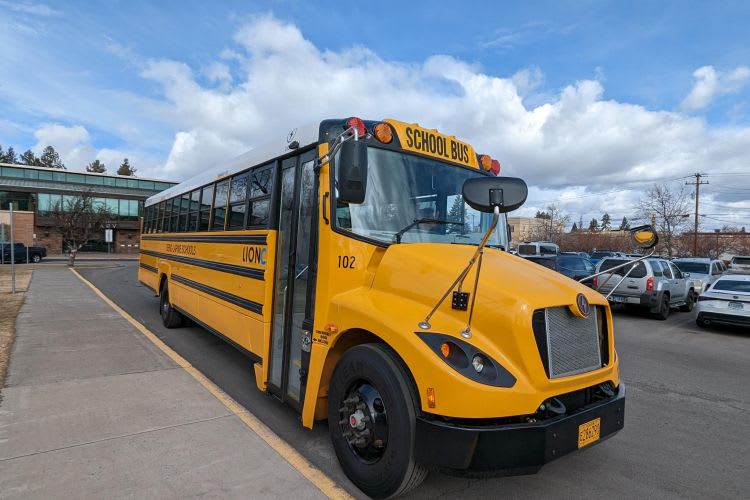 Oregon School District Rolls Out Electric School Bus