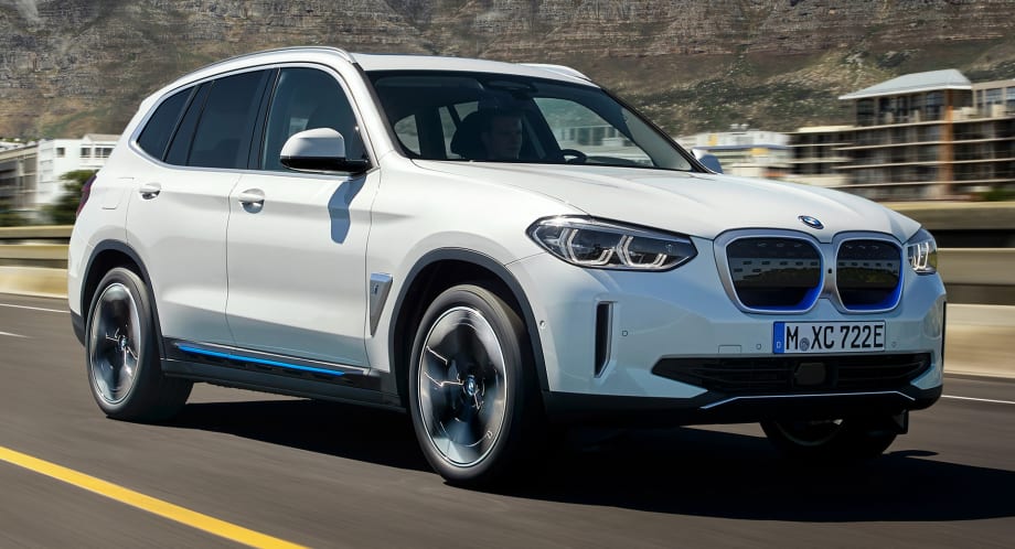 BMW Cuts Margin Forecast for 2022