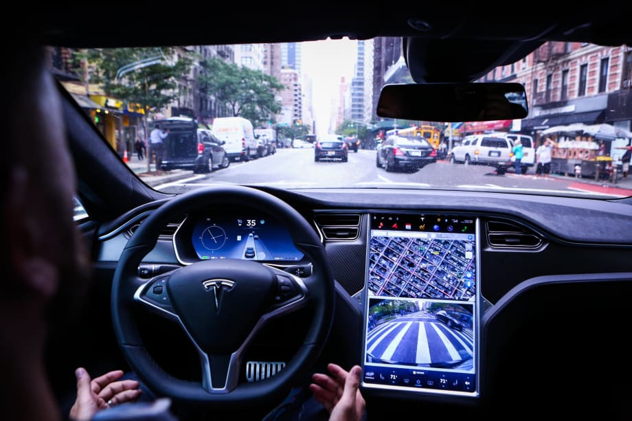California DMV Accuses Tesla of Exaggerating Hands-free Driving Software Capabilities