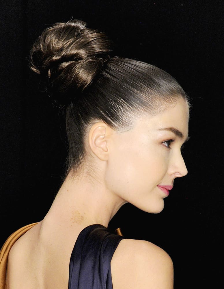 HOW-TO: '60s Inspired Modern Bridal Beehive by Orlando Pita
