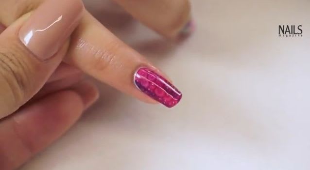 Troubleshooter: Chihuly-inspired Effect with Gel-polish