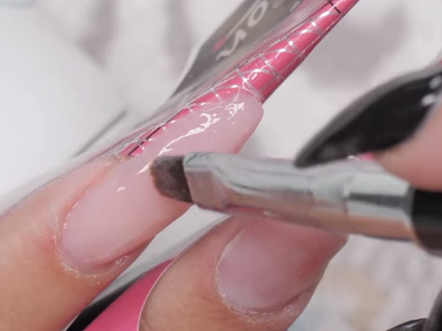 What's the Difference Between PolyGel and Builder Gel?