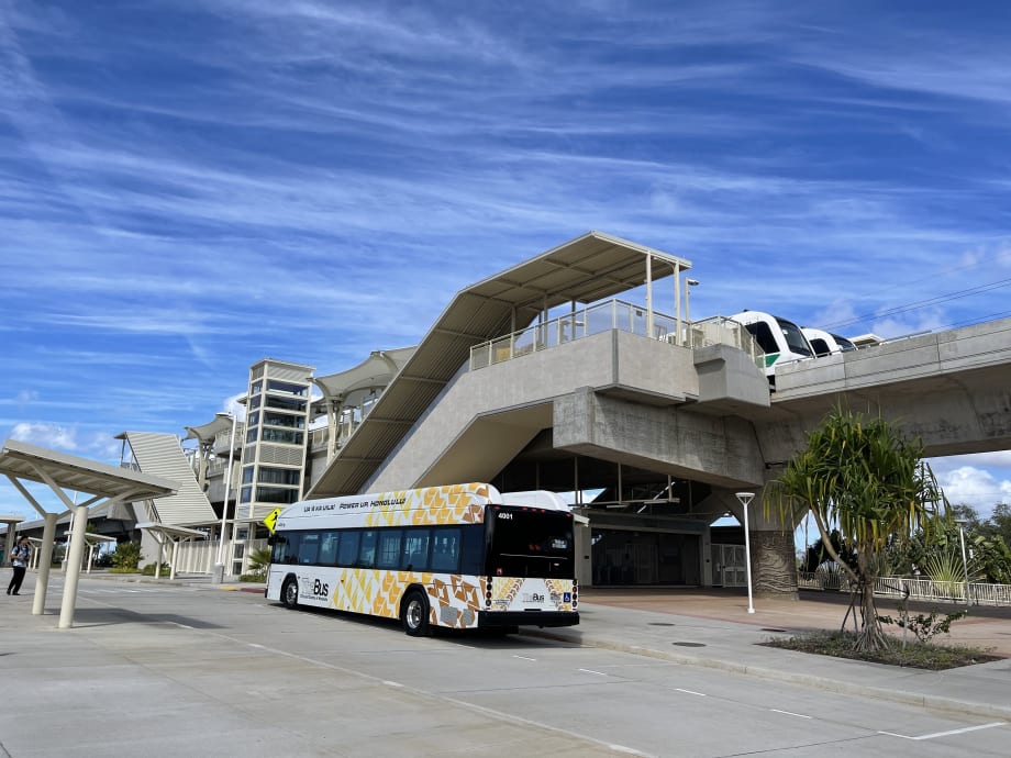 Honolulu’s TheBus Looks to Bring Zero Emissions to The Island, Launches New Light Rail System